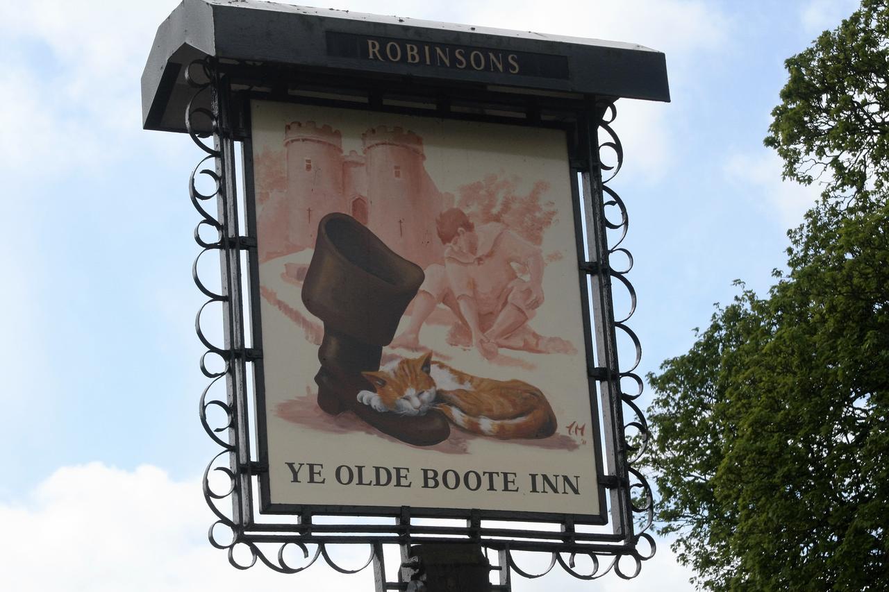 Ye Olde Boote Inn Oswestry Exterior foto